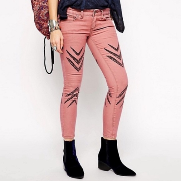 FREE PEOPLE DOTTED IKAT ARROW JEANS - Picture 3 of 11